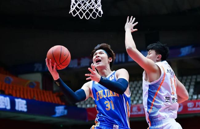 乐鱼体育官方入口包含意甲赛程吃紧；北京首钢今夜篮板制胜；态度坚定；年轻球员得到机会的词条