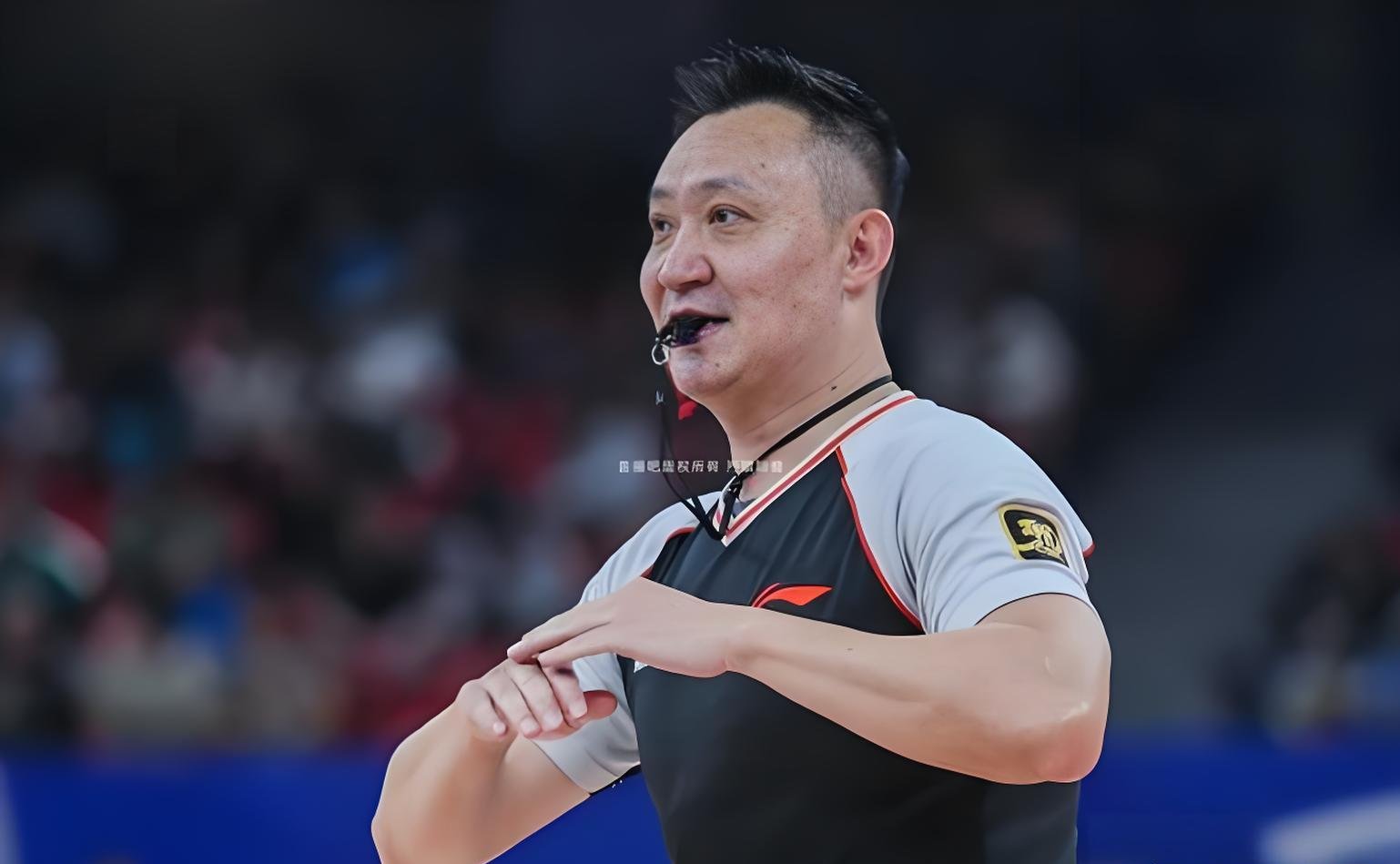 LEYU体育赛事直播转折点！广东宏远主帅复盘，社区盾赛前攻防权衡，悬念犹存，纪律约束更严格的简单介绍