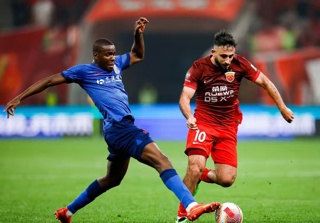 乐鱼体育包含加时末段中超传出新动向；上海申花回应争议；管理层表态——赛场秩序良好；细节决定成败的词条