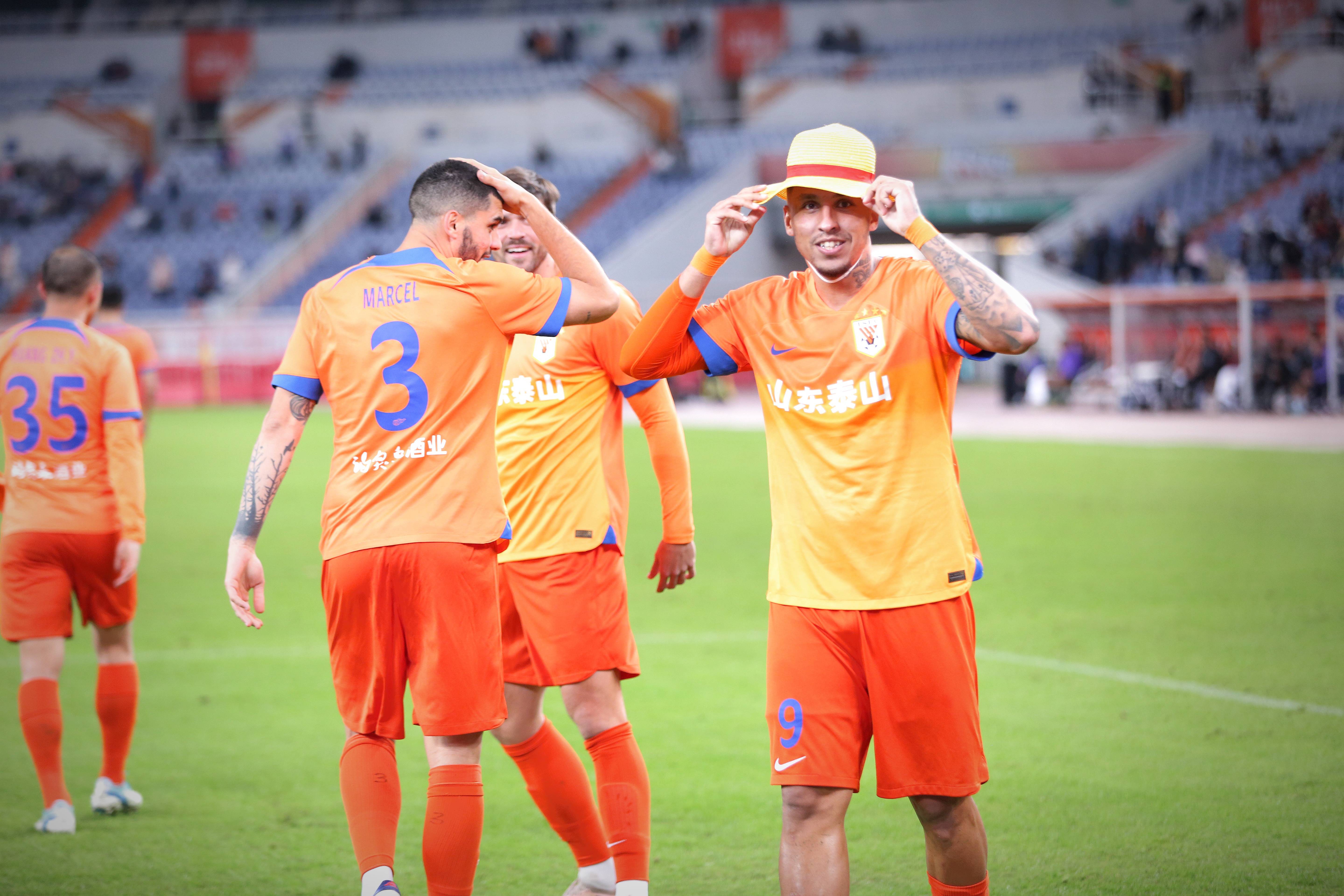 乐鱼（LEYU）APP转会期中超焦点战，北京首钢临场应变，气氛紧张，阵容厚度经受考验的简单介绍