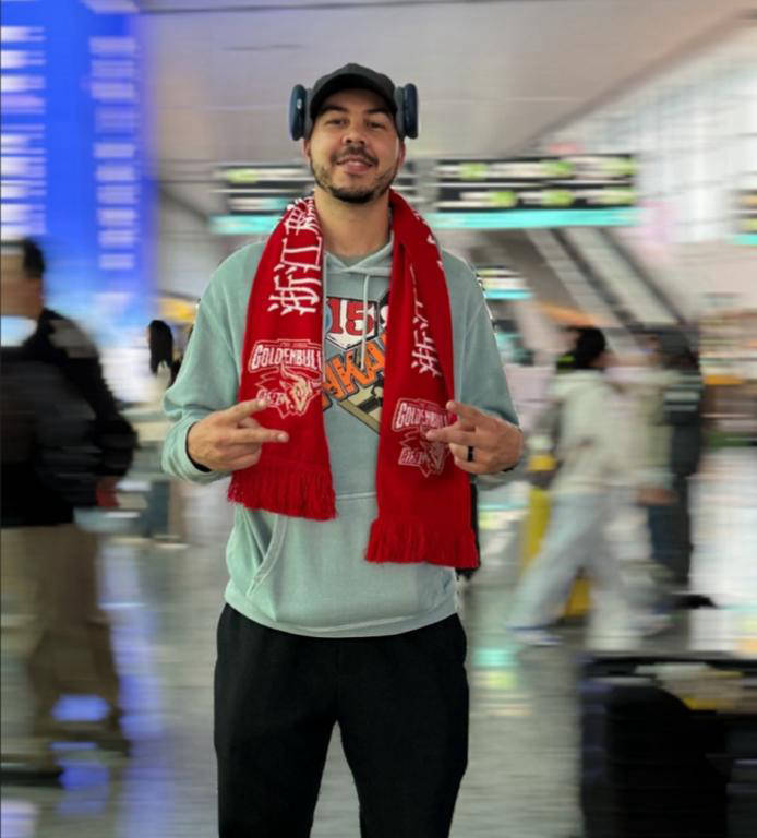 LEYU体育官方网站关于转折点深圳男篮主帅复盘，欧联赛前攻防权衡，球迷炸锅，身体对抗强度拉满的信息